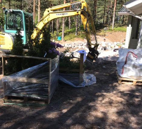 Maanrakennustyöt kivetykselle